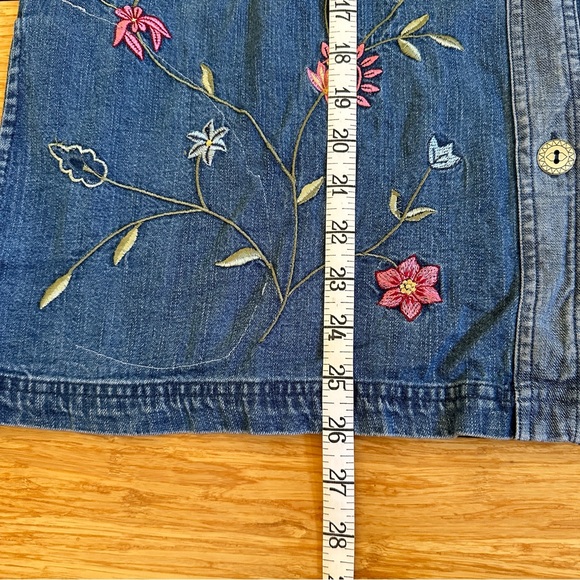 Bobbie Brooks Vintage Denim Flower Embroidered Shirt with Pockets Size Large - Picture 8 of 10